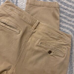 American Eagle Extreme Flex Khaki pants 32 20